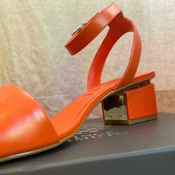 New in box! Vince Camuto block heel sandal. - Picture 12 of 12